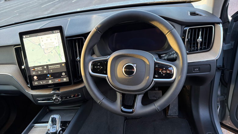 Volvo XC60 2.0 B5P Plus Dark 5dr AWD Geartronic Petrol Estate